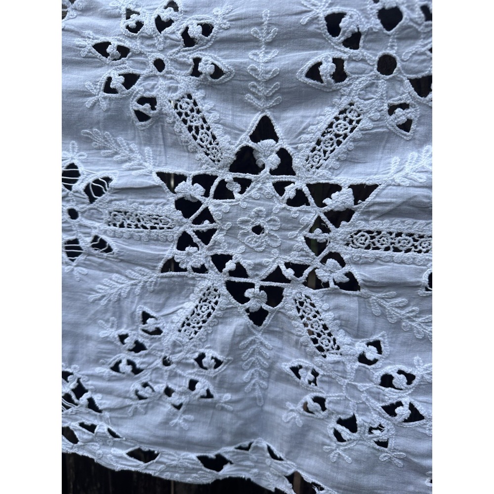 Vintage Hand Embroidered Cutwork Table Runner White Linen Floral 49 x 16 - Picture 13 of 13